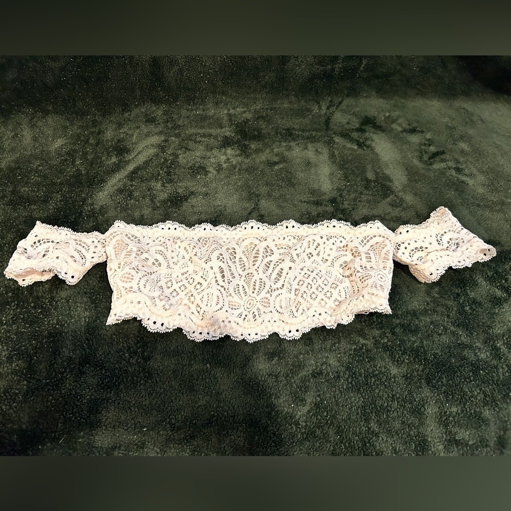 Victoria's Secret Women's White and Cream Crop-top/ Bralette Size XS